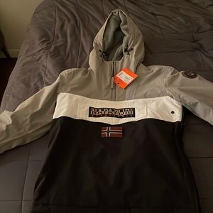 Napapijri Rainforest Ski/Snowboard Jacket. NWT.
